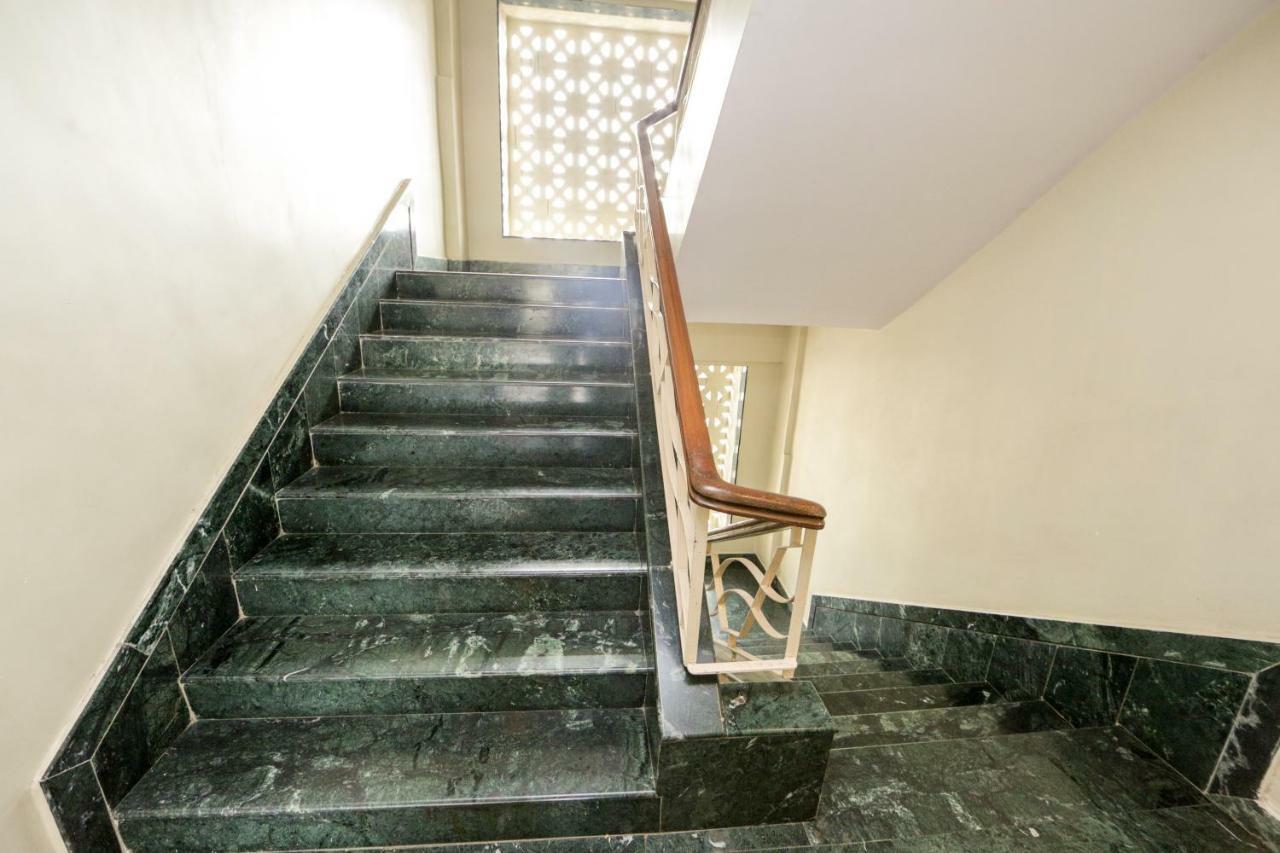 Lucky Hotel Goregaon Mumbai Eksteriør bilde