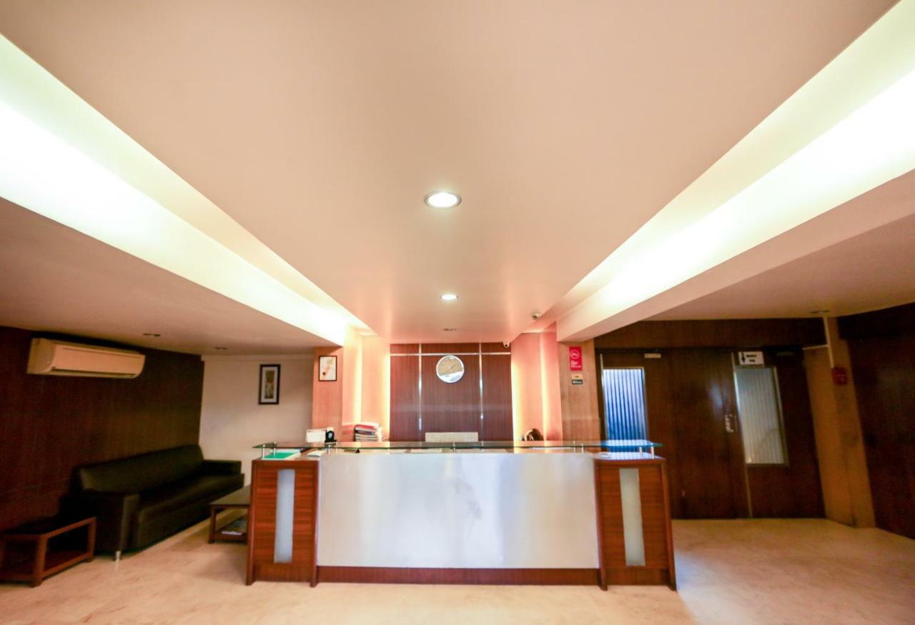 Lucky Hotel Goregaon Mumbai Eksteriør bilde