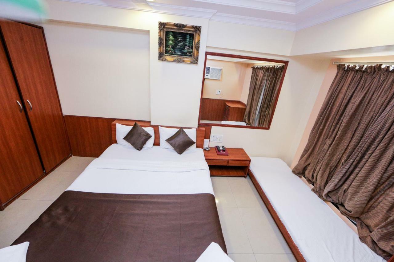Lucky Hotel Goregaon Mumbai Eksteriør bilde
