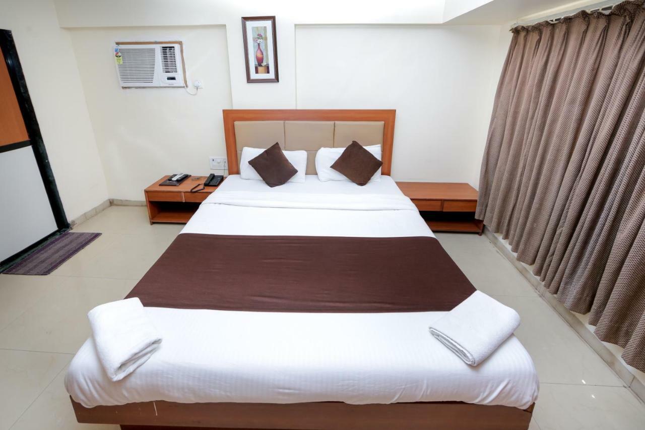 Lucky Hotel Goregaon Mumbai Eksteriør bilde