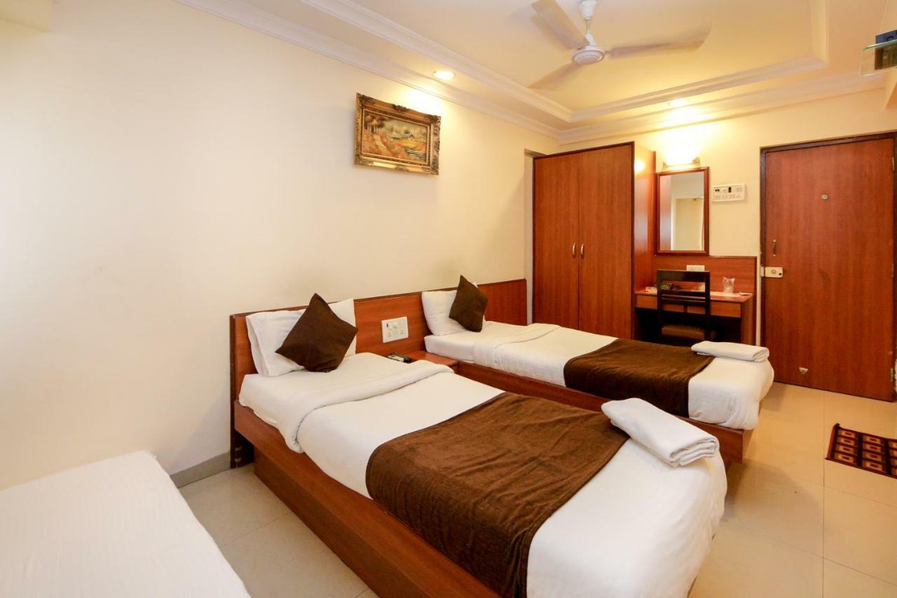 Lucky Hotel Goregaon Mumbai Eksteriør bilde