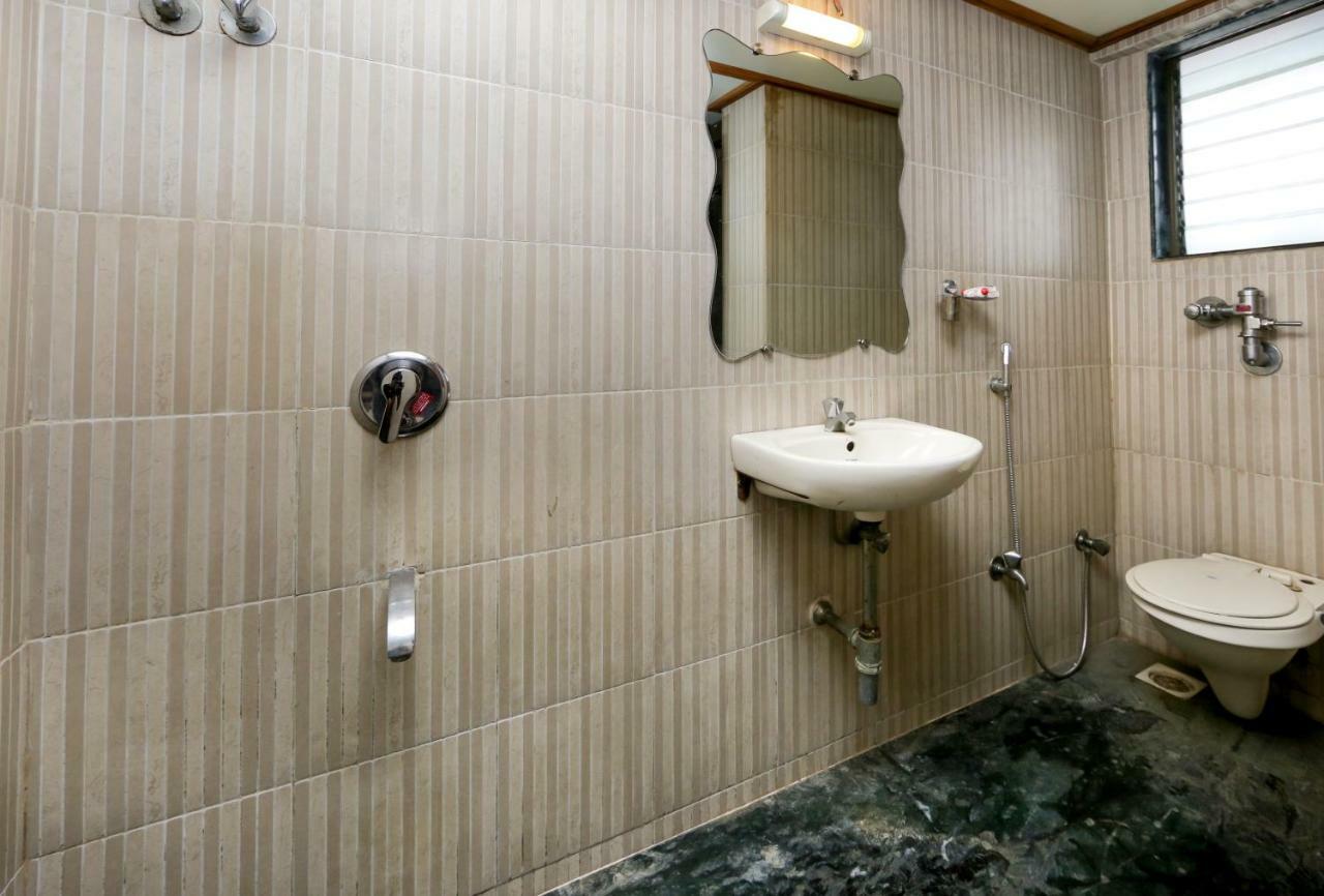 Lucky Hotel Goregaon Mumbai Eksteriør bilde