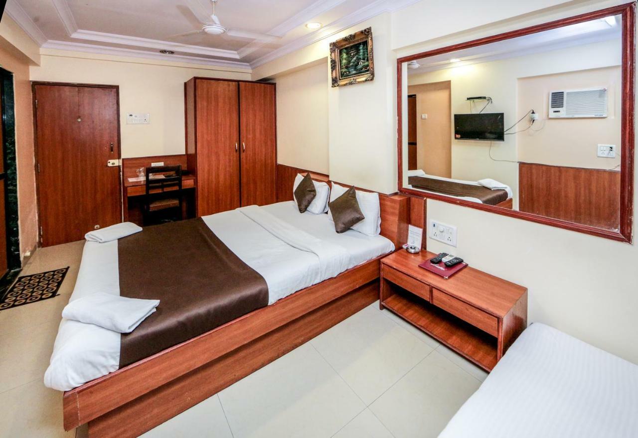 Lucky Hotel Goregaon Mumbai Eksteriør bilde