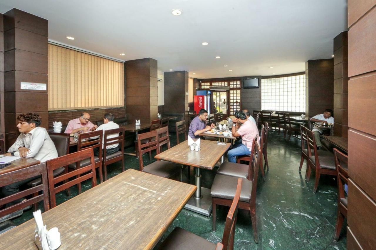 Lucky Hotel Goregaon Mumbai Eksteriør bilde