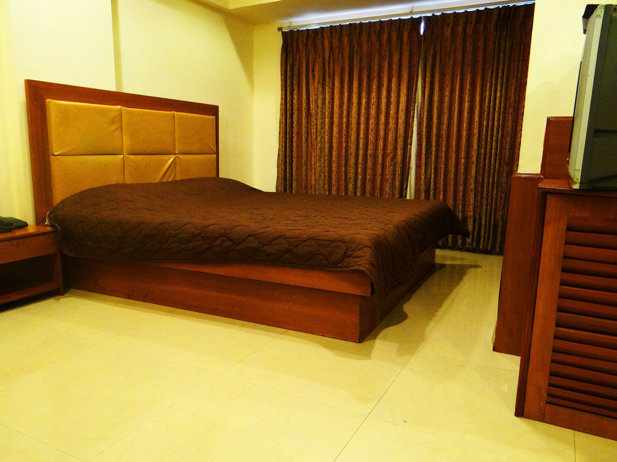 Lucky Hotel Goregaon Mumbai Eksteriør bilde