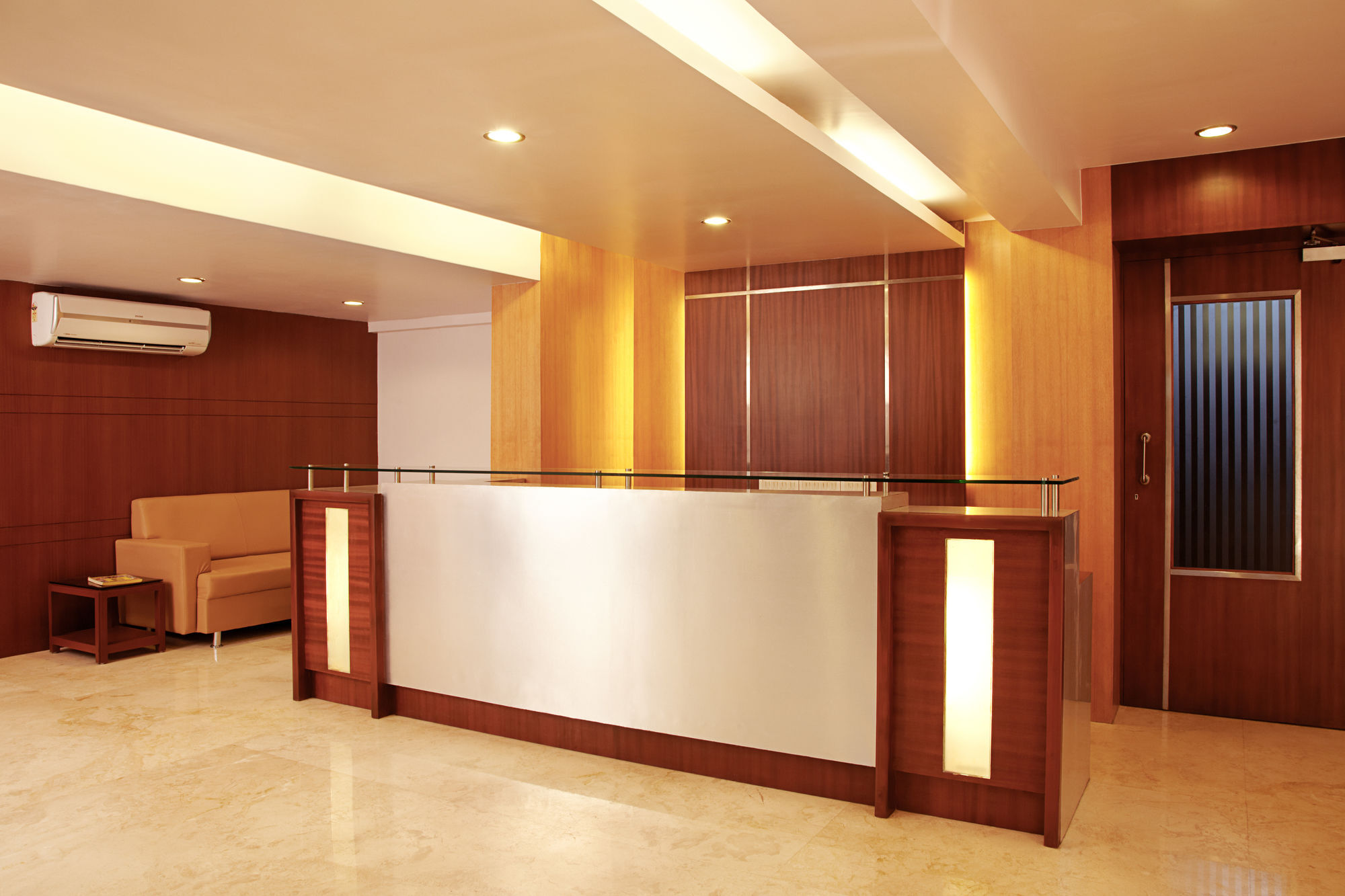 Lucky Hotel Goregaon Mumbai Eksteriør bilde